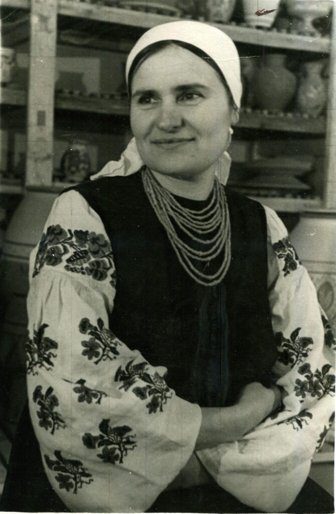 Виставка «Параска Власенко. Симфонія кольору і орнаменту» до 125-річчя видатної художниці