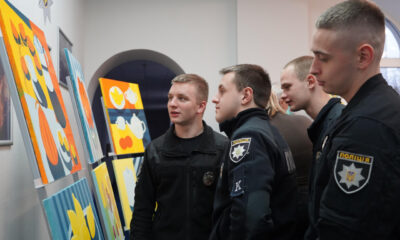 Дружина загиблого бійця відкрила виставку в Музеї МВС