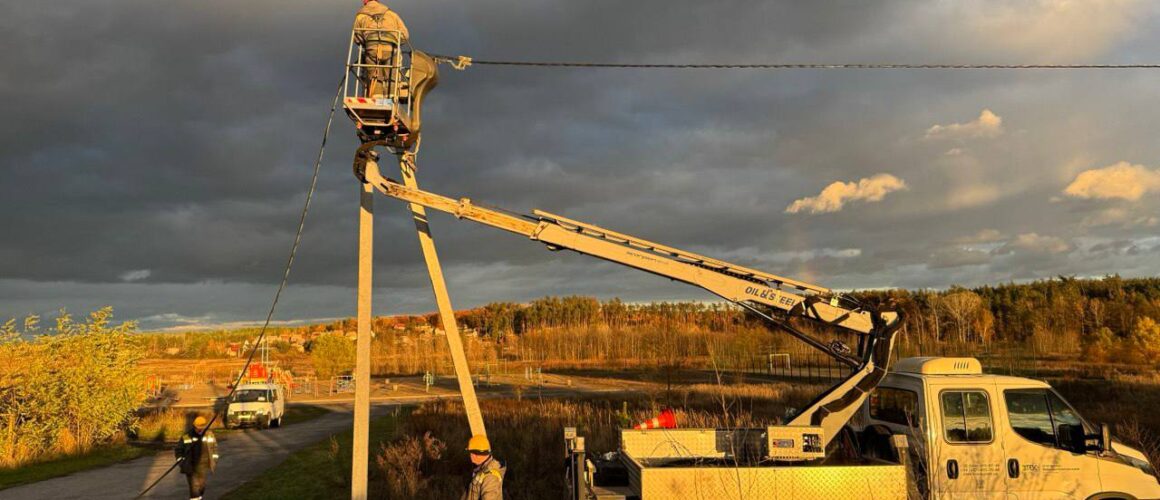 Для понад 43,5 тисячі родин на Київщині енергетики повернули світло за минулу добу